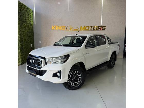 TOYOTA HILUX 2.8 SR 4X4 CD 16V DIESEL 4P AUTOMÁTICO